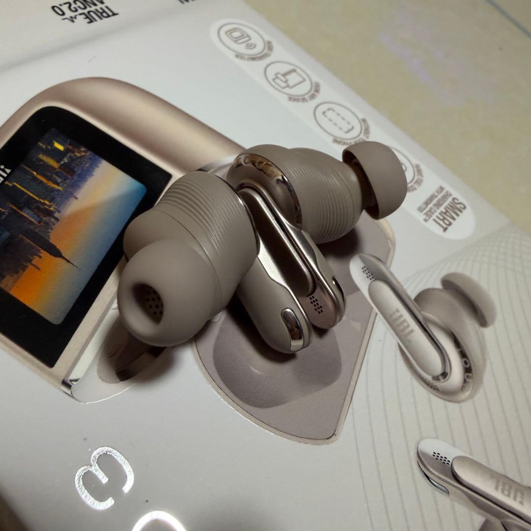 【超美品】JBL TOUR PRO 3 ワイヤレスイヤホン ラテ