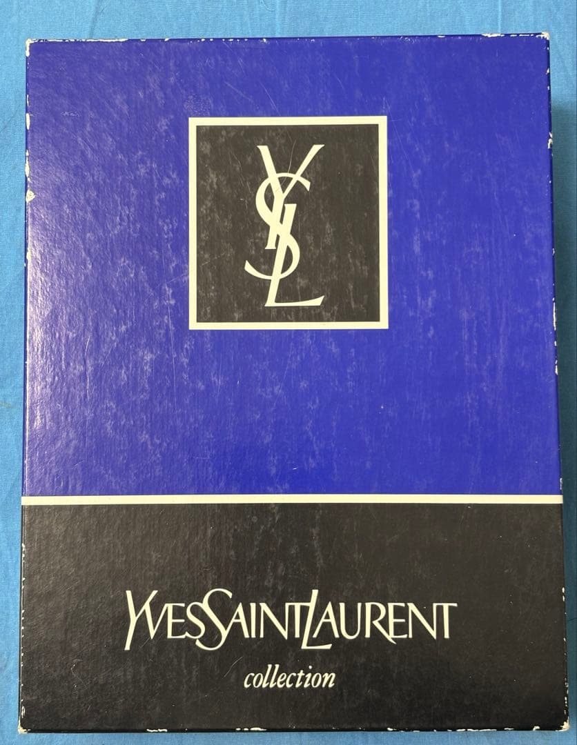 Yves Saint Laurent ブラッククラッチバッグ