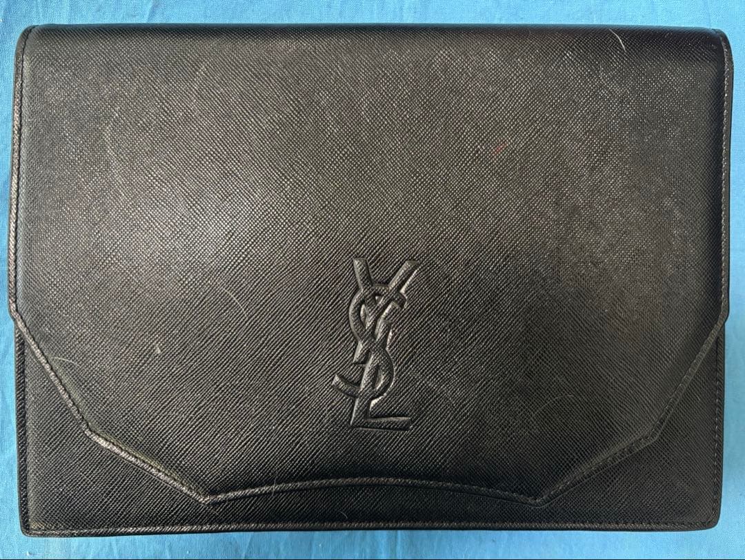 Yves Saint Laurent ブラッククラッチバッグ