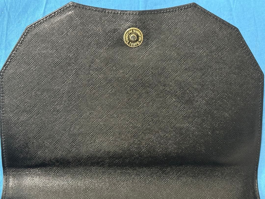 Yves Saint Laurent ブラッククラッチバッグ