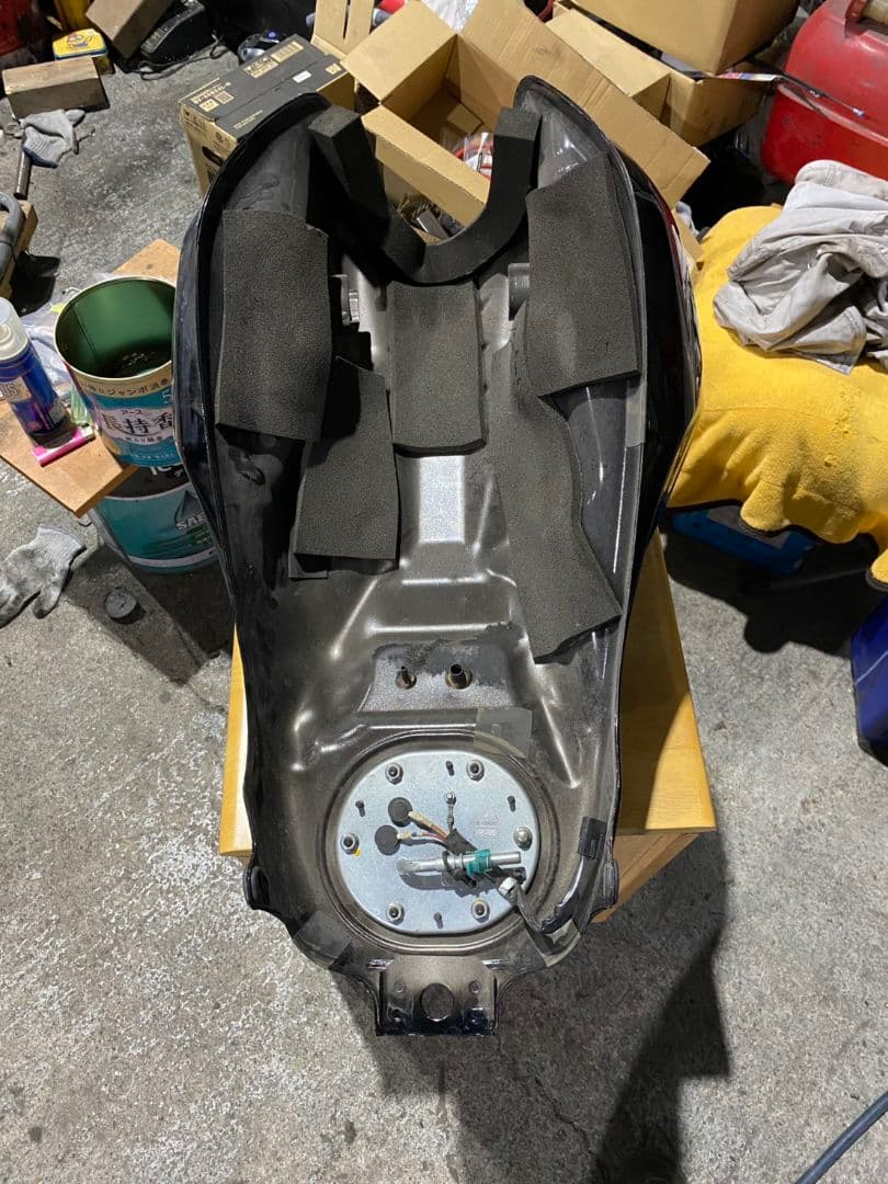 ぢぁいあん！！CB400 NC42 タンク　ヘコミ、エクボ有　鍵有