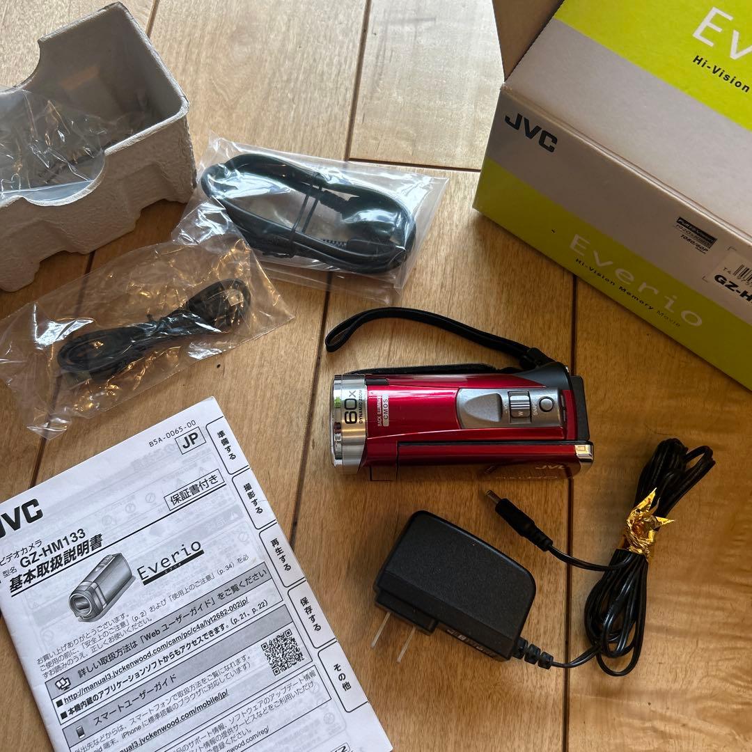 JVC Everio FULL HD ビデオカメラ レッド