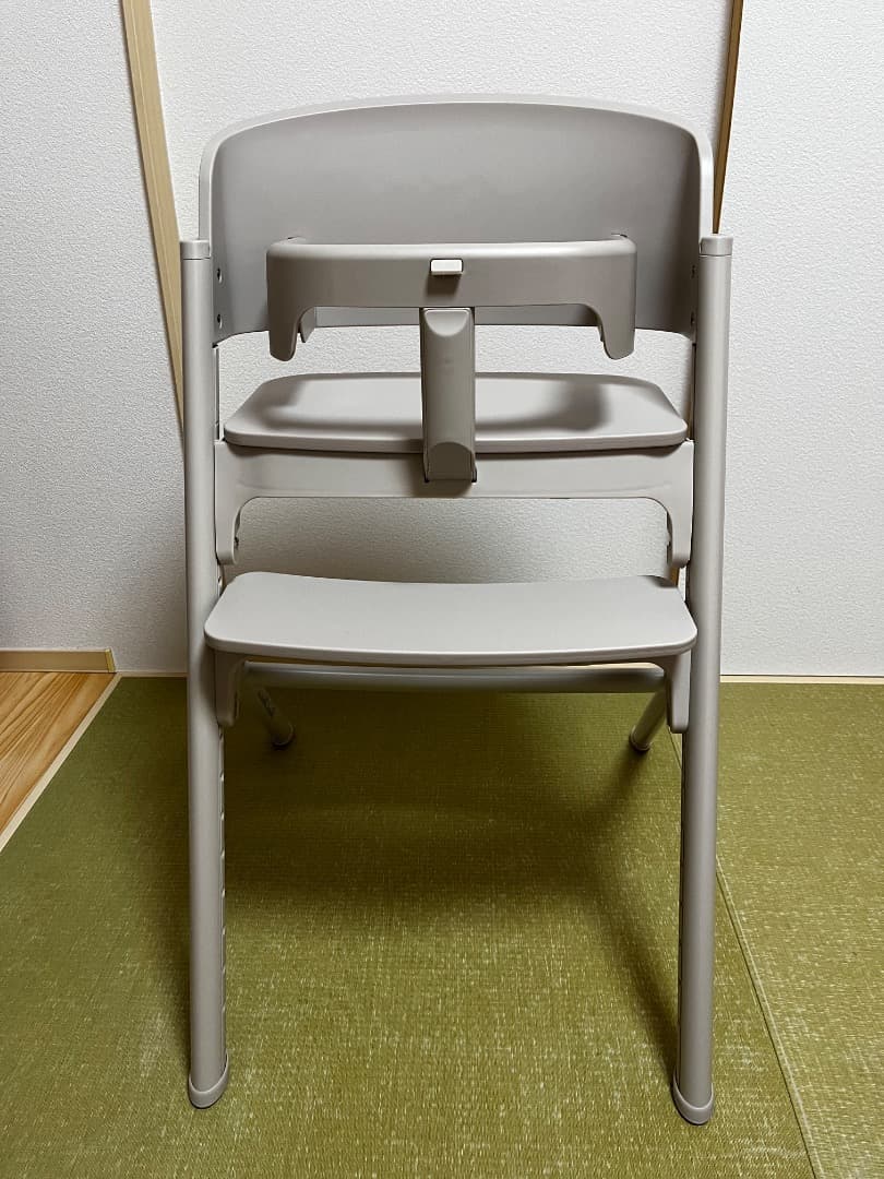 NOVUS ノウス　ベビーチェア　グレージュ