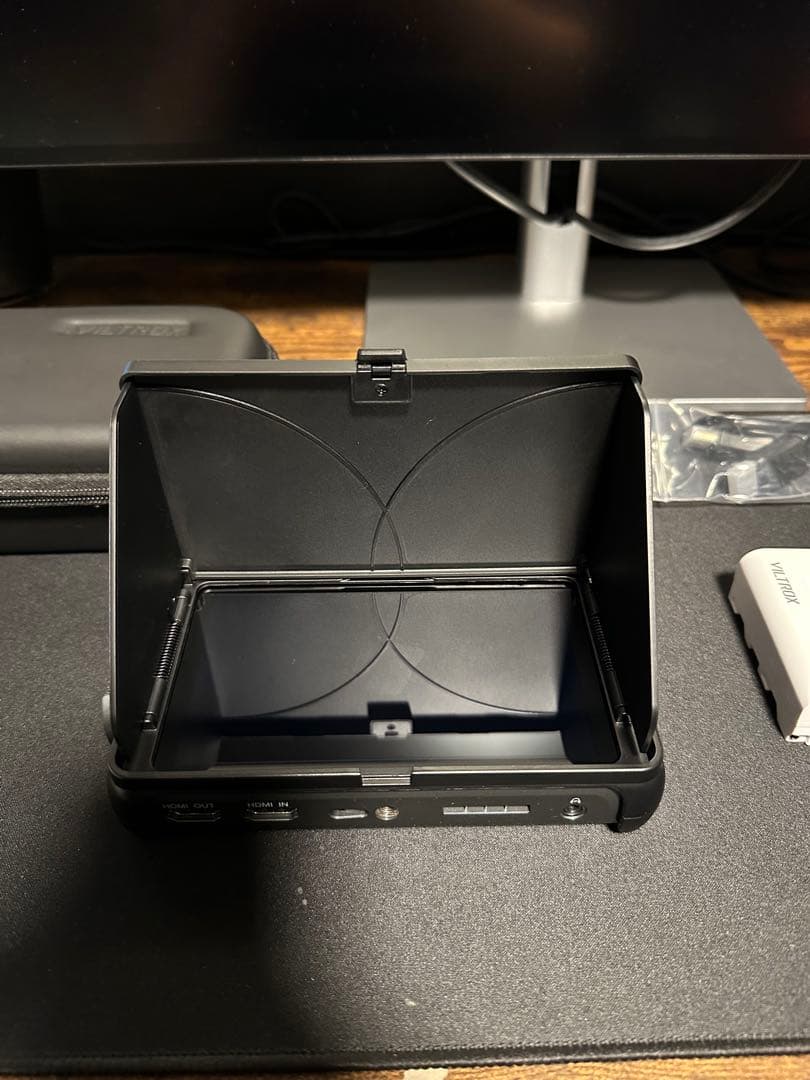 VILTROX DC-550 PRO 5.5インチモニター