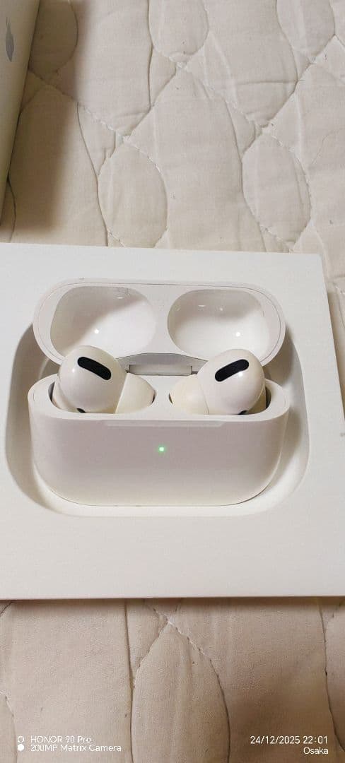 AirPods本体 充電ケース・ケーブル付き ホワイトよくやった。