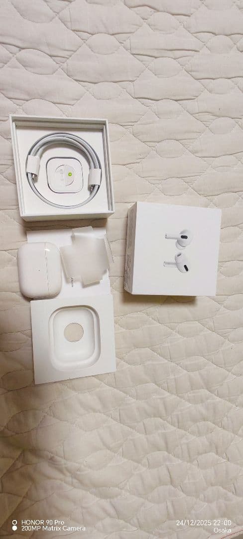 AirPods本体 充電ケース・ケーブル付き ホワイトよくやった。