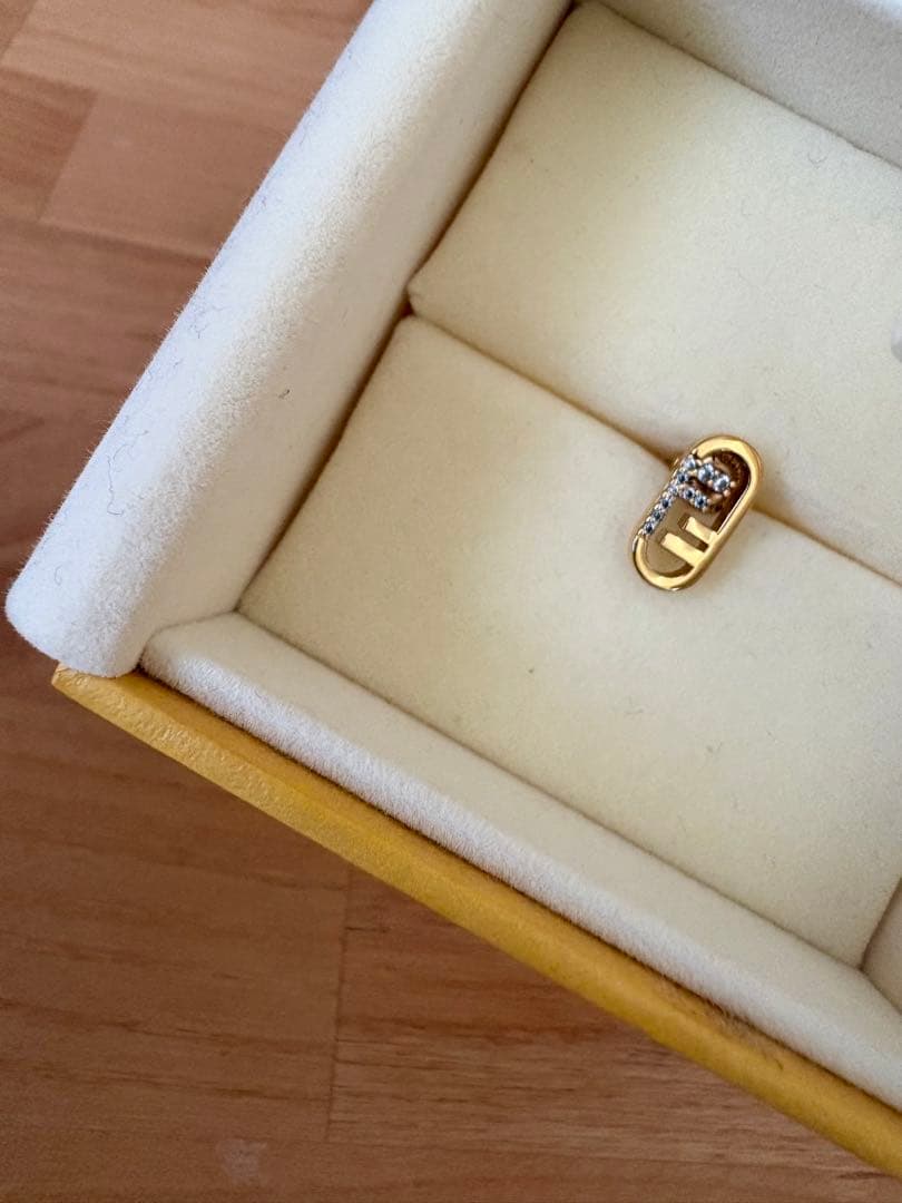 フェンディ FENDIオーロック ピアス　片耳