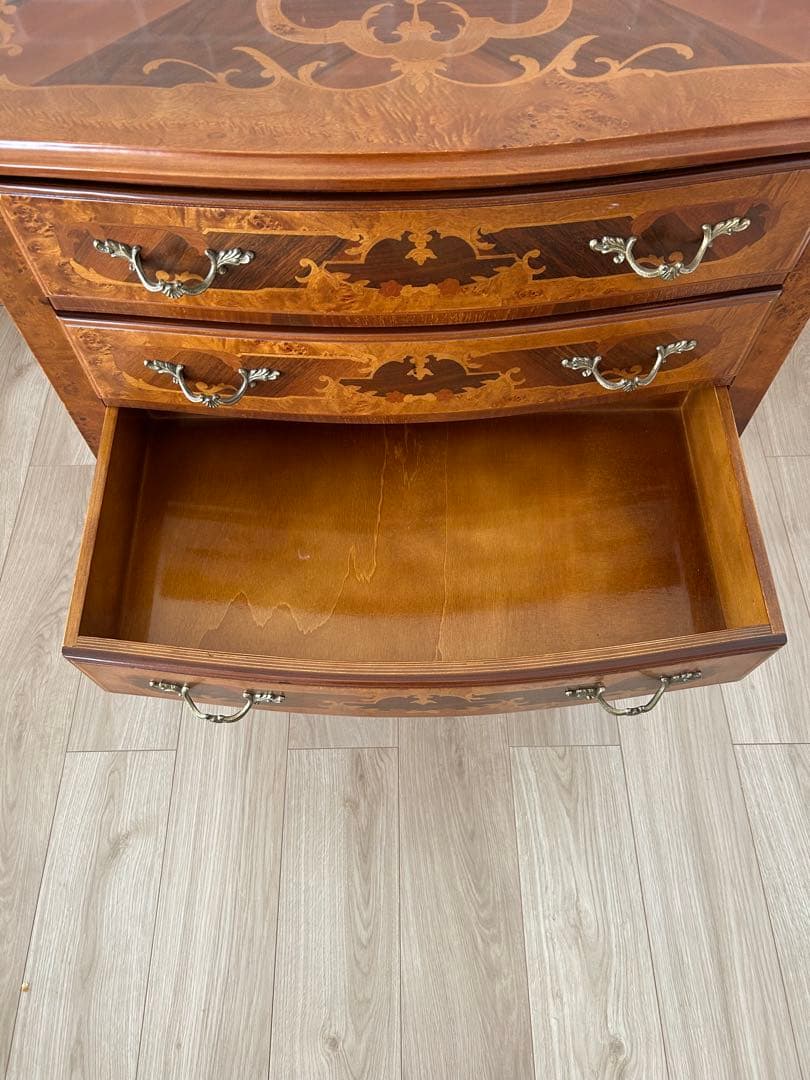 装飾的インレイの木製チェスト　W75.5xD39.5xH63.5cm