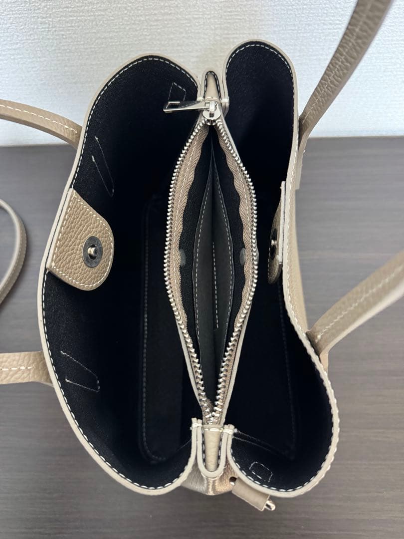 マドモアゼルノンノン バッグ グレージュ 中古 美品