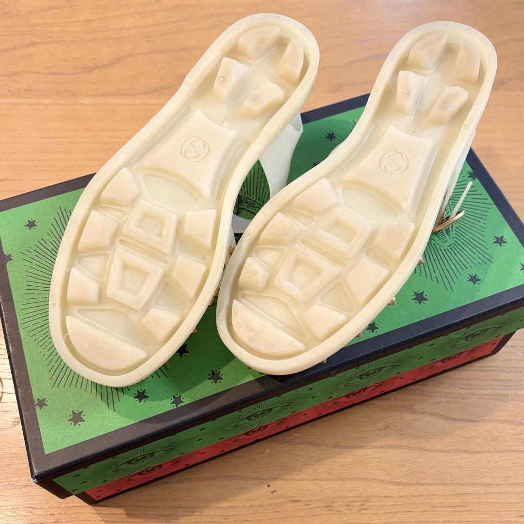 Gucci スタッズ付きサンダル