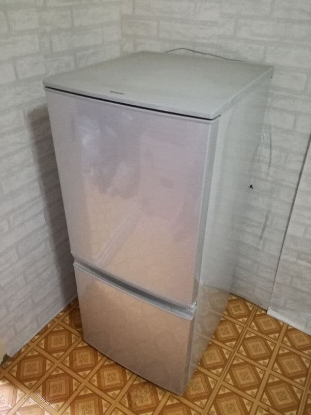 SHARP　冷蔵庫　2015  右開き　付け替えドア
