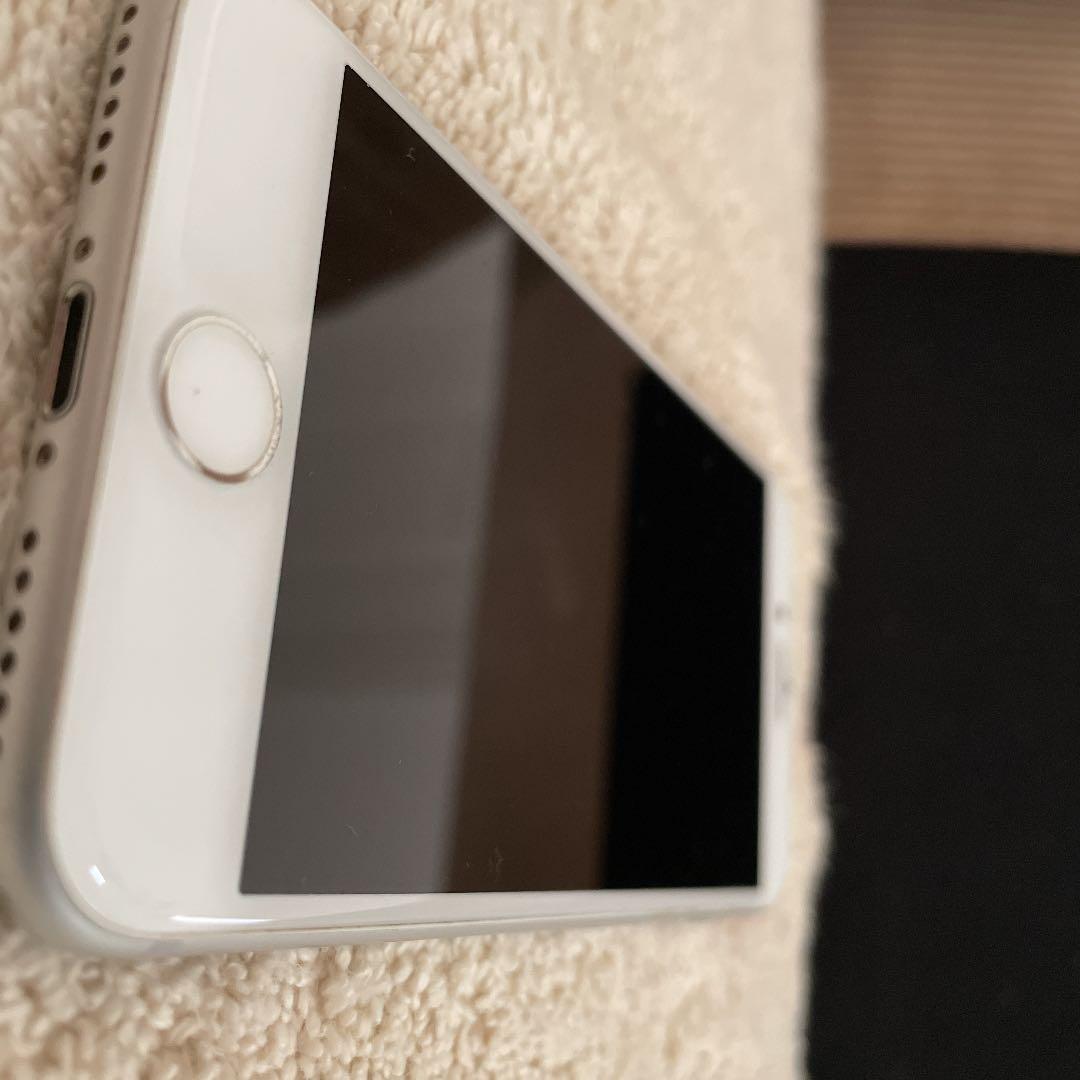 iPhone8 シルバー 64GB 箱付き SIMフリー 美品