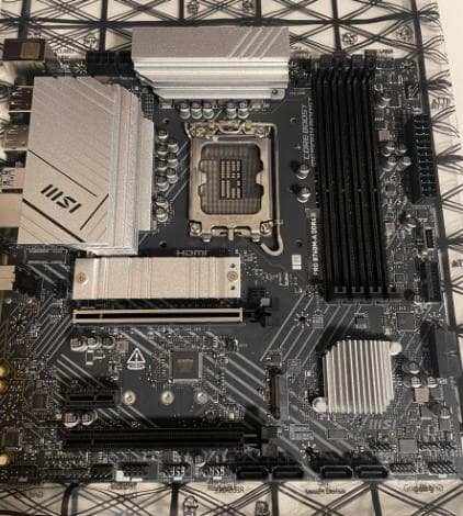 マザーボード MSI B760m i5-13400F CORSAIR NAUTILUS 240