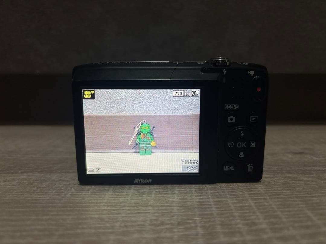 Nikon COOLPIX A100シルバー　コンパクトデジタルカメラ