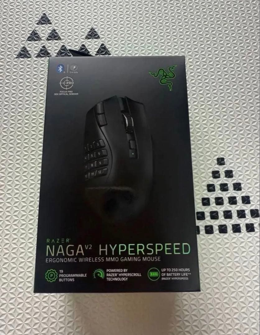 Razer Naga V2 HyperSpeed ワイヤレスゲーミングマウス