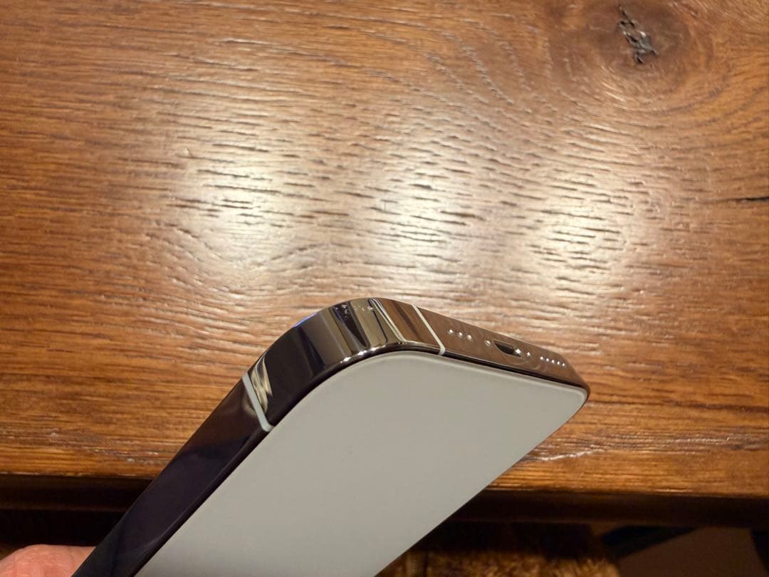 ZAHRA AMELIA　iPhone13pro 本体　SIMフリー