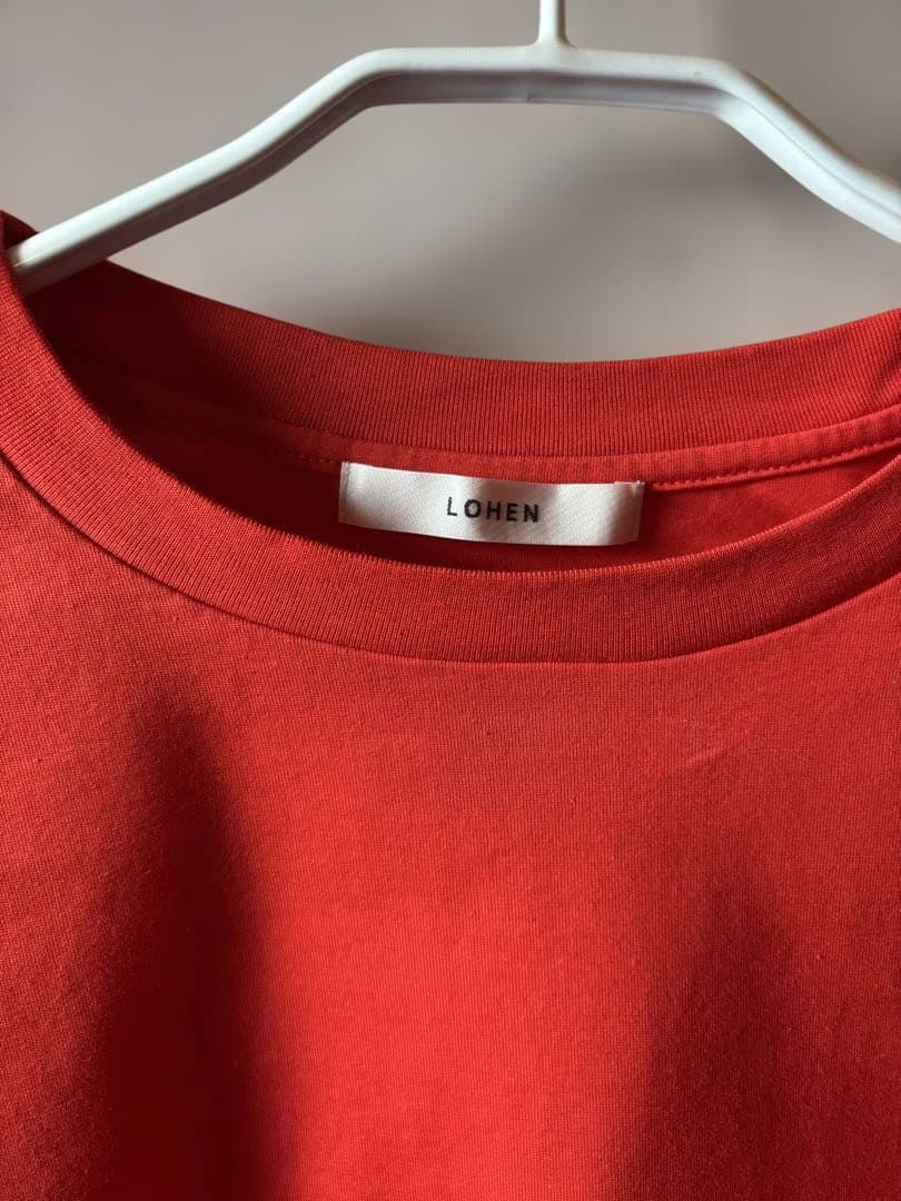 LOHEN 赤 クロップド長袖Tシャツ