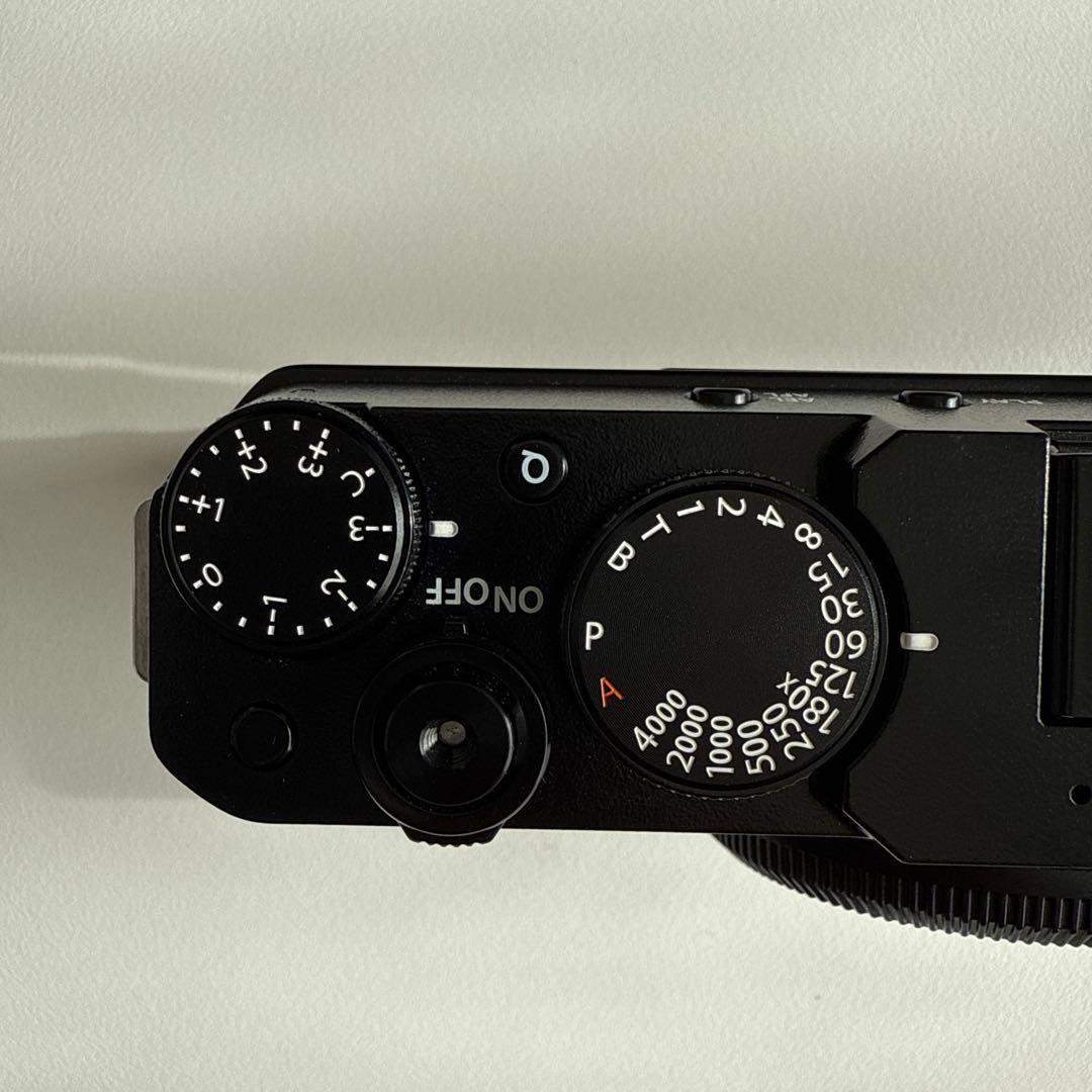 【ぽっぽ】FUJIFILM X-E4 ミラーレス一眼 本体
