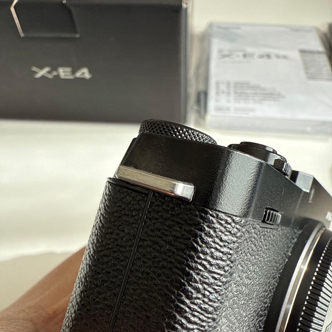 【ぽっぽ】FUJIFILM X-E4 ミラーレス一眼 本体