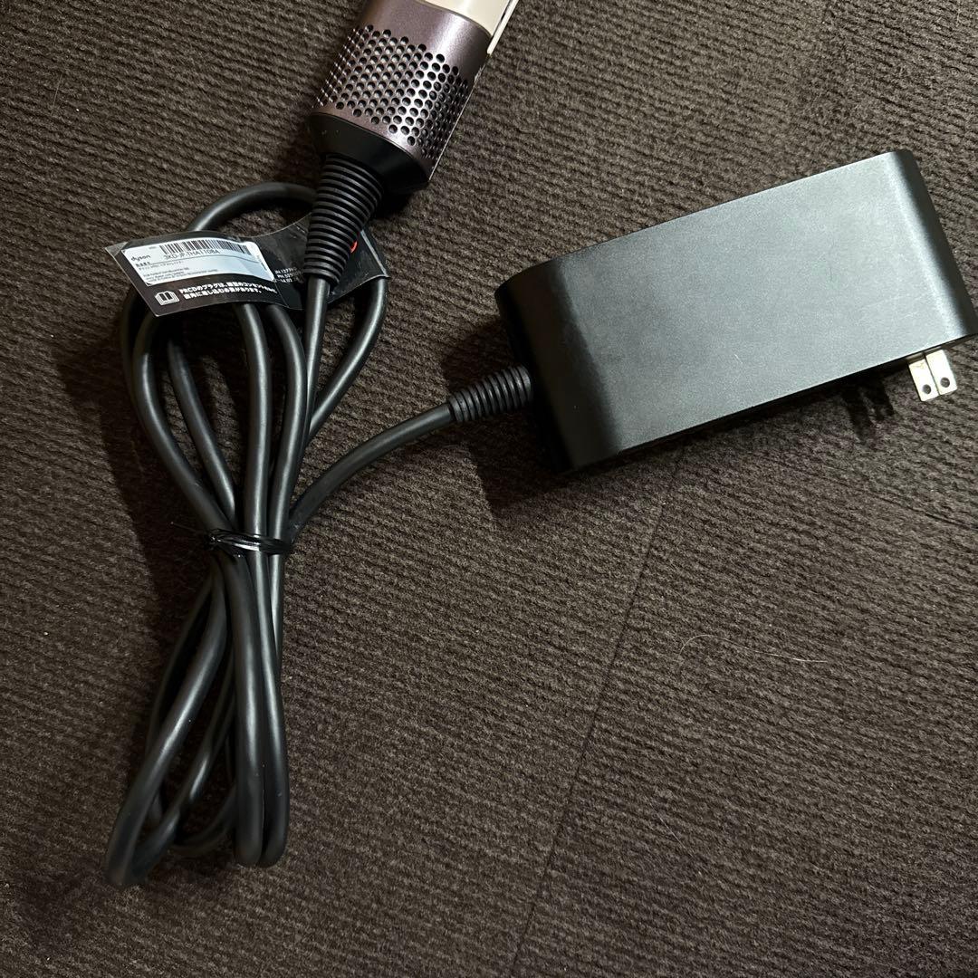 ダイソン　ストレート　ドライヤー　ストレイトナー