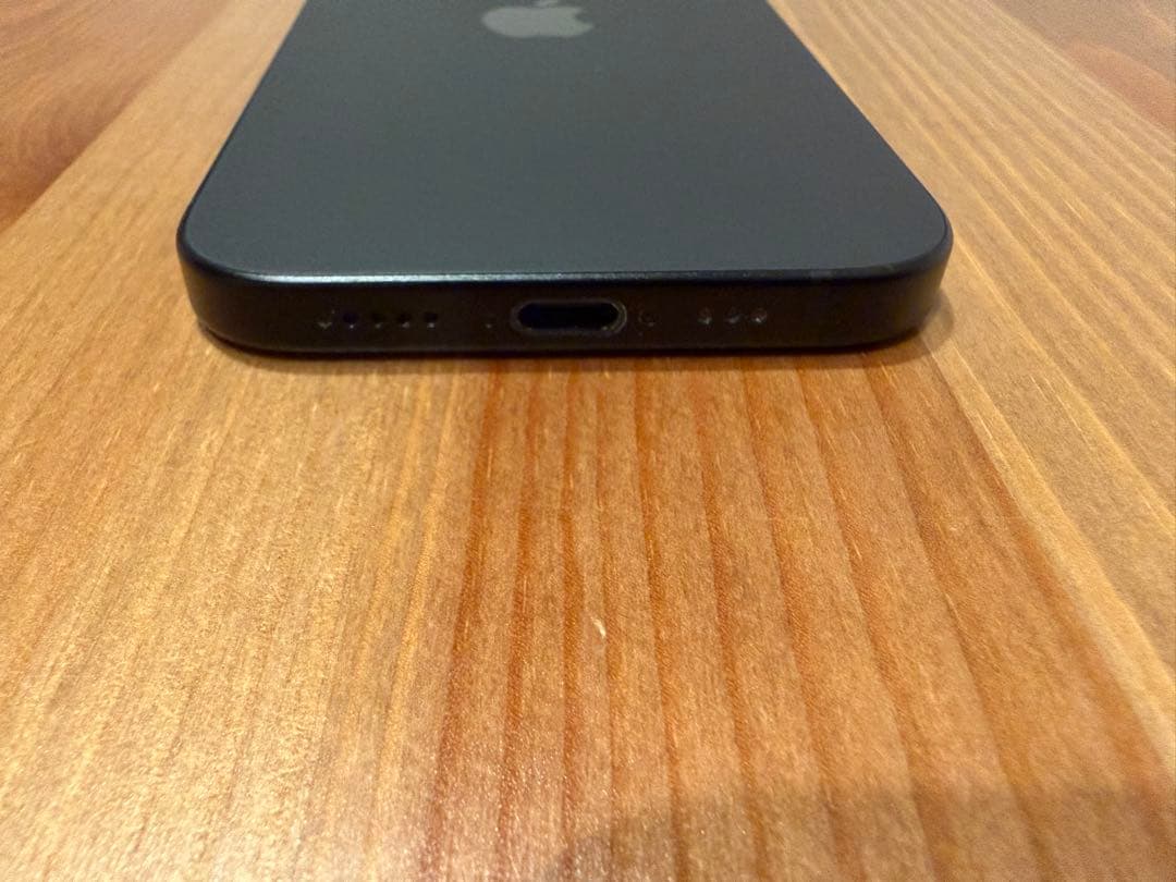 iPhone15 128㎇　充電最大容量94% 美品　フィルム　ケース　箱付き