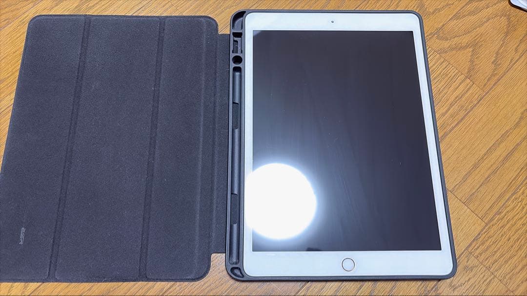 Apple iPad (第8世代) 10.2インチ ゴールド本体32GB