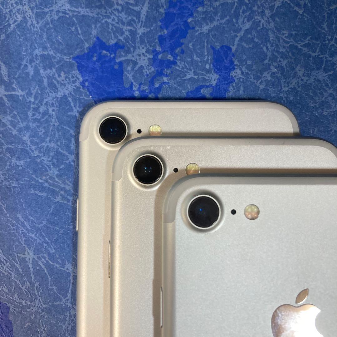 iPhone7⭐︎32GB⭐︎美品3台セット⭐︎シルバーSIMフリー88%74%73%