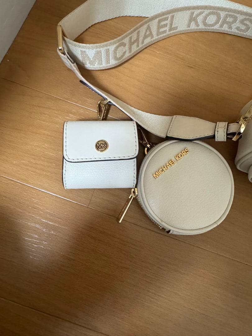 Michael Kors マイケルコース　クロスボディバッグ　ショルダーバッグ