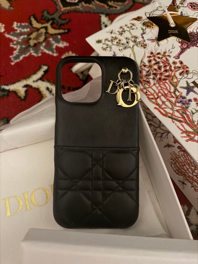 Dior ブラック キルティング iPhone16Pro MAXケース