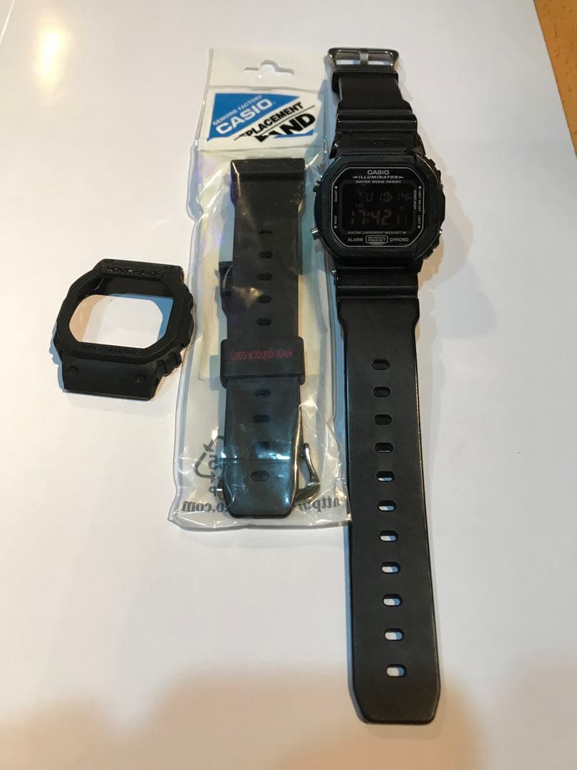 CASIO デジタル腕時計 ブラック 交換用バンド付き　DW-056