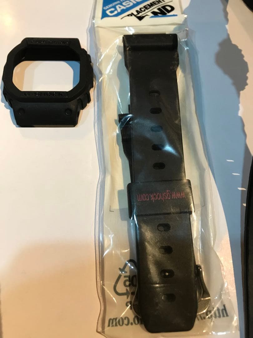 CASIO デジタル腕時計 ブラック 交換用バンド付き　DW-056