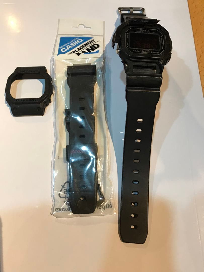 CASIO デジタル腕時計 ブラック 交換用バンド付き　DW-056