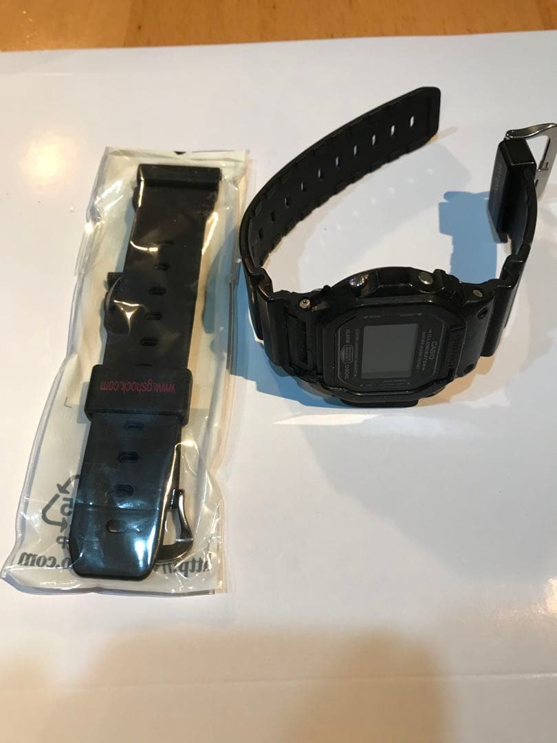 CASIO デジタル腕時計 ブラック 交換用バンド付き　DW-056