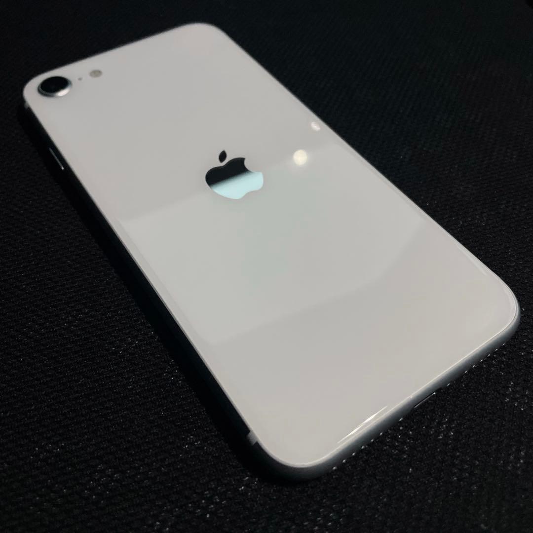 iPhoneSE2 64GB Docomo 美品 ホワイト