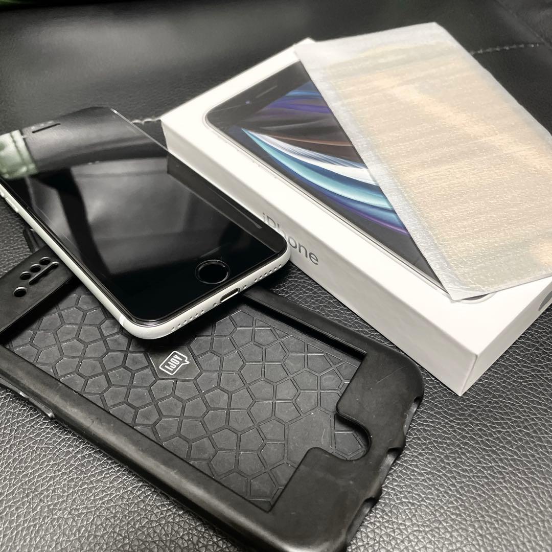 iPhoneSE2 64GB Docomo 美品 ホワイト