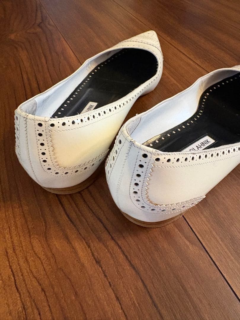 Manolo Blahnik ホワイト フラットシューズ　39