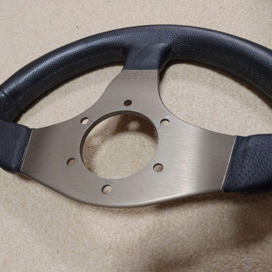 MOMO RACE ステアリング 直径32cm