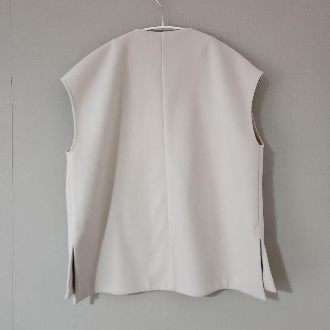 極美品 CLOCHE クロシェ ノーカラージレ ベスト グレージュ