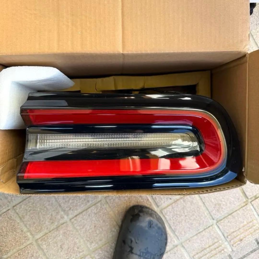 ダッヂ チャレンジャー テールランプ テール シーケンシャルウィンカー 後期