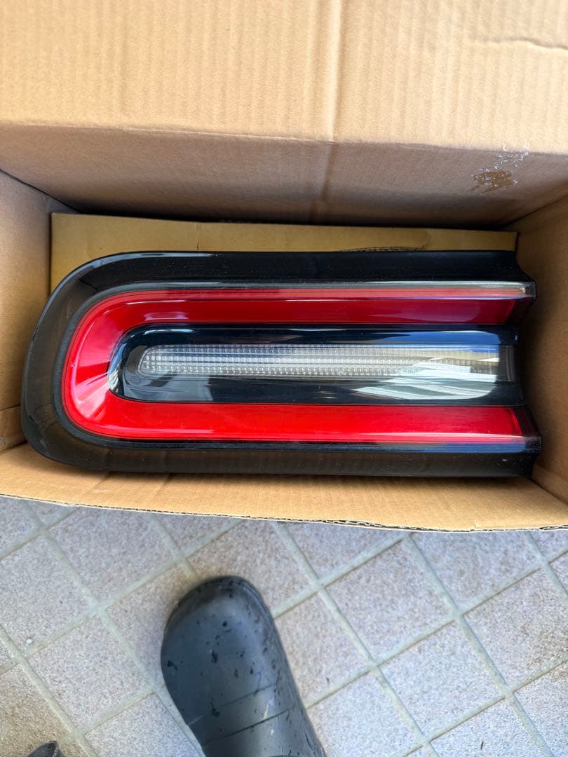 ダッヂ チャレンジャー テールランプ テール シーケンシャルウィンカー 後期