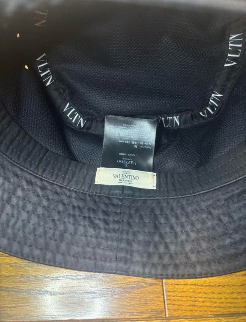 値下げ‼️【美品】ヴァレンティノ　バケットハット　ブラック/58