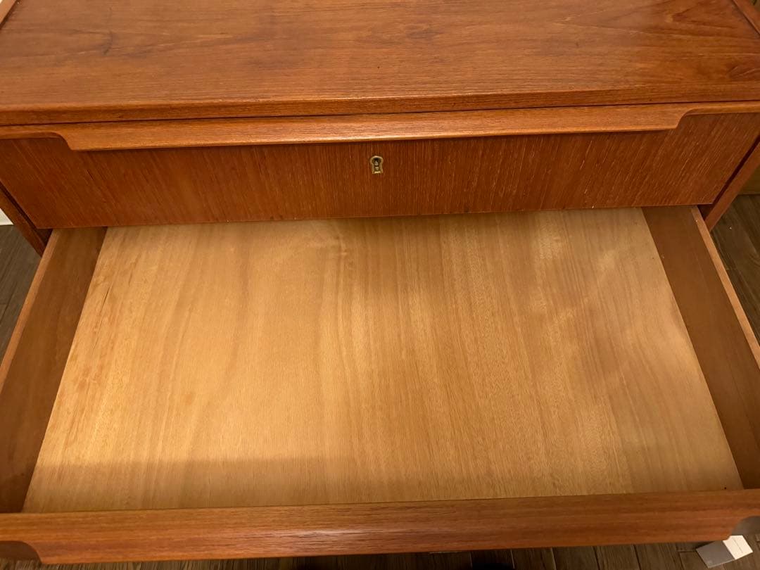 北欧家具　デンマーク　ヴィンテージ　チェスト