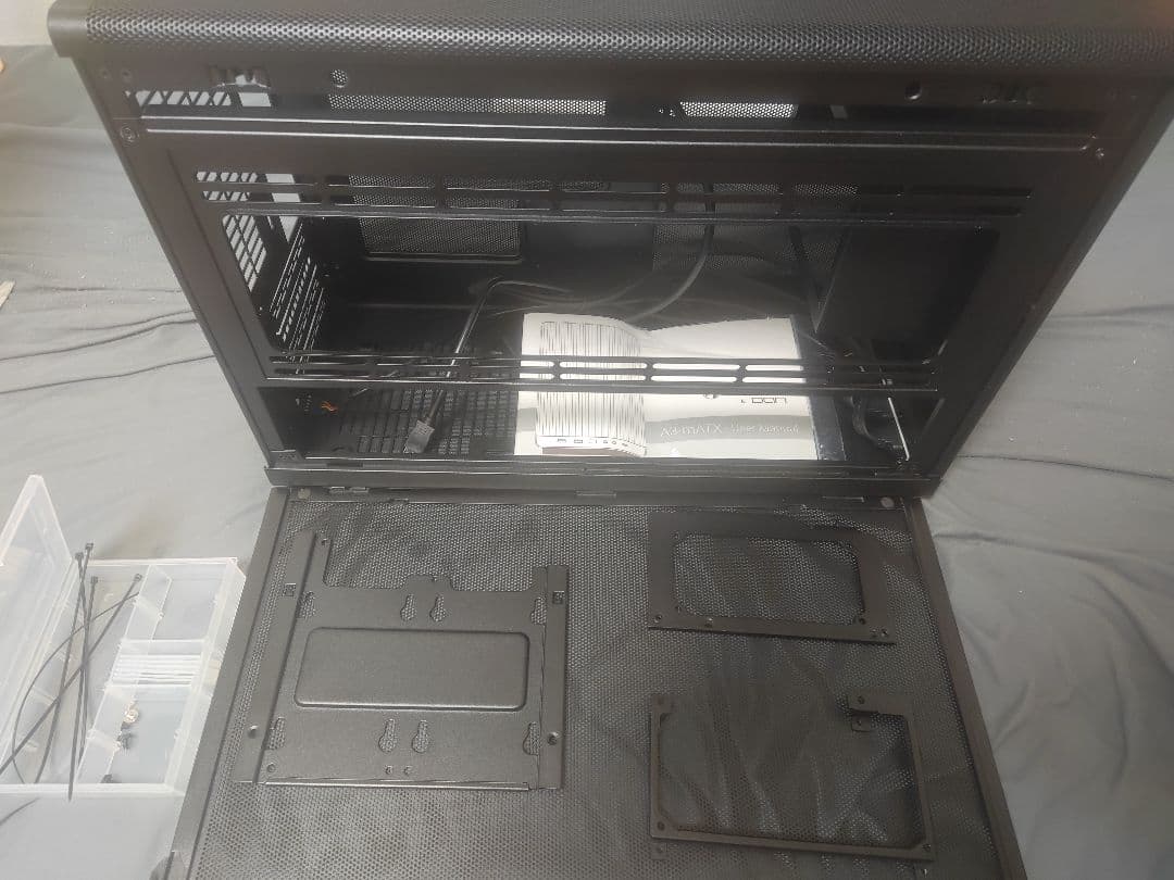 A3-mATX LIAN LI 黒 PCケース