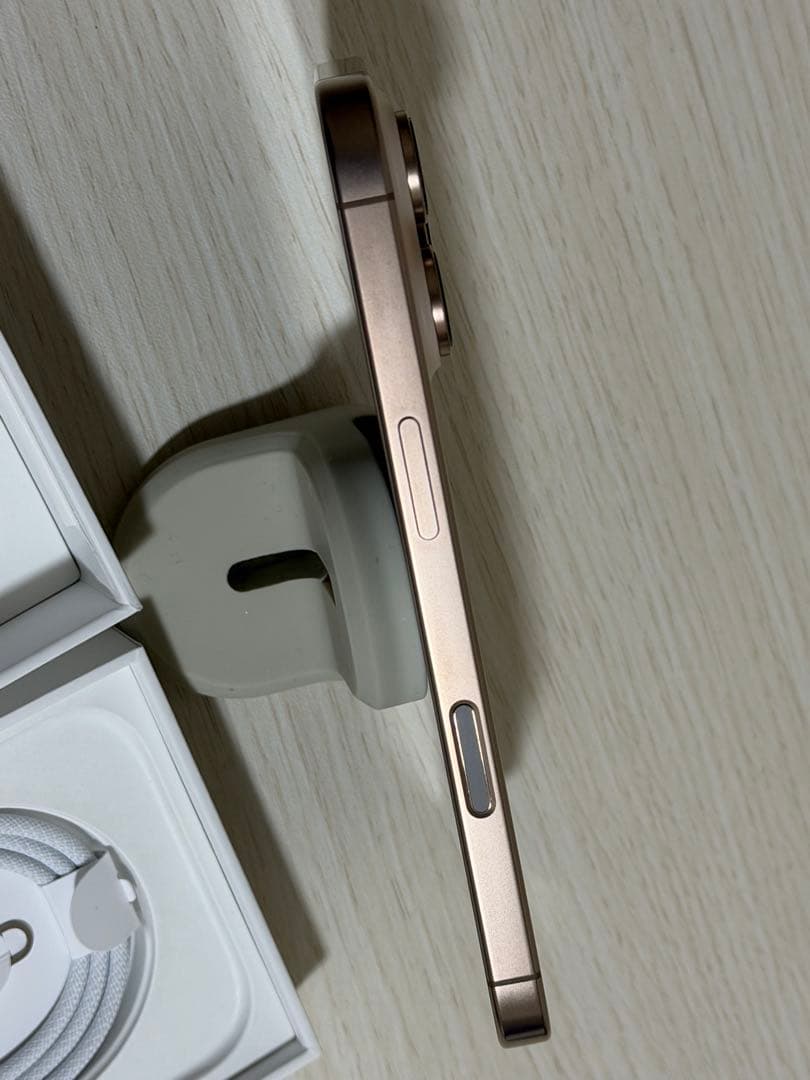 【美品】iPhone 16pro デザートチタニウム128GB