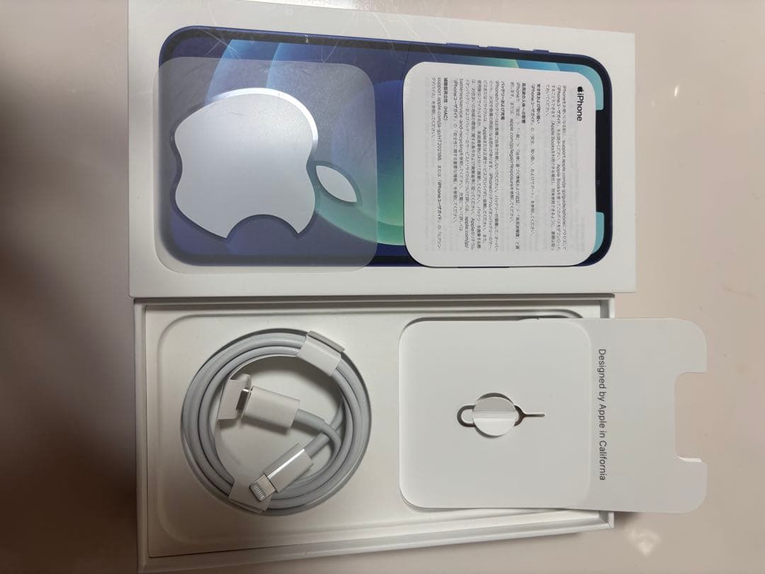Apple iPhone 12 本体 SIMフリー　箱/充電ケーブル付き