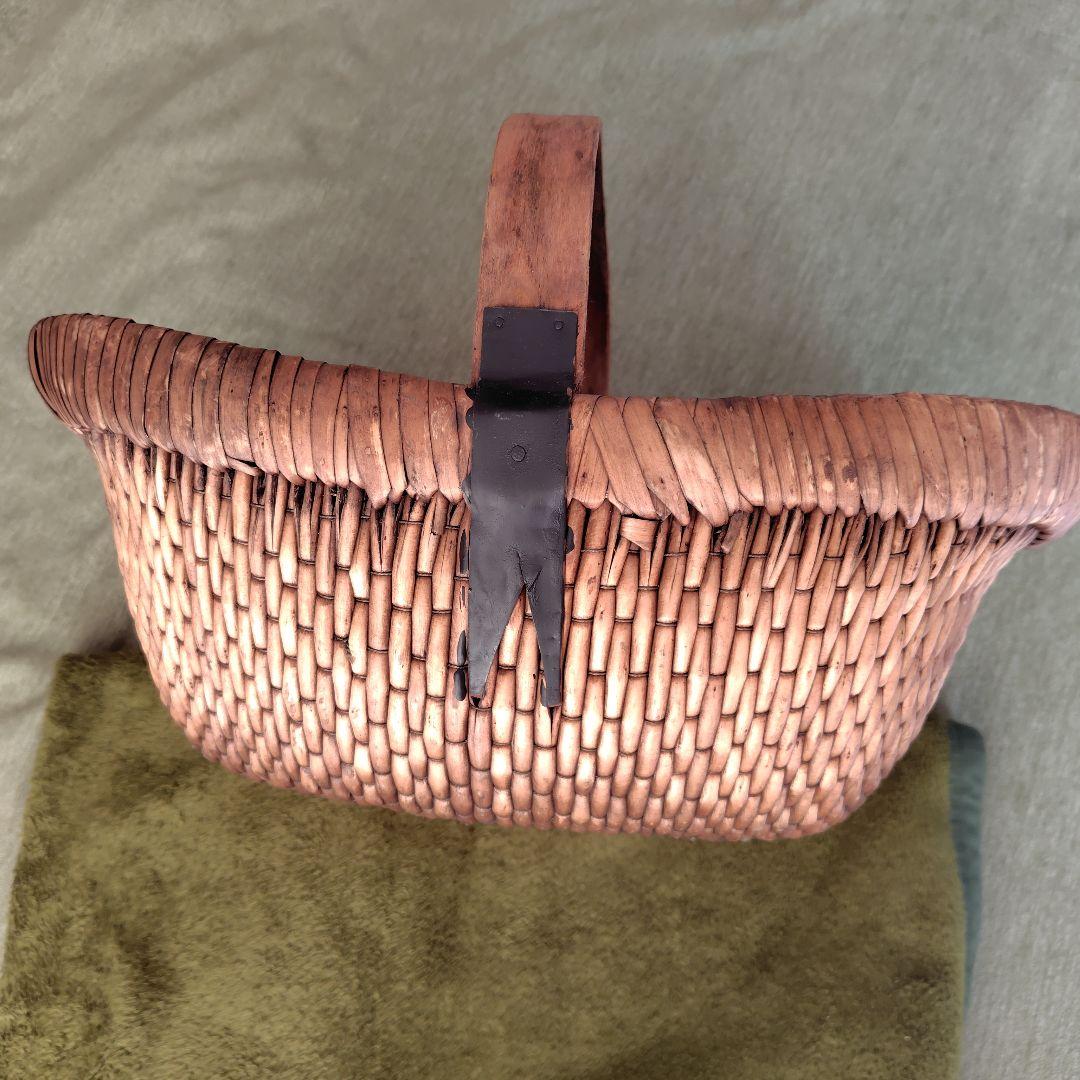 北欧ビンテージのジュニパー（セイヨウネズ）製のワンハンドル籠バスケット