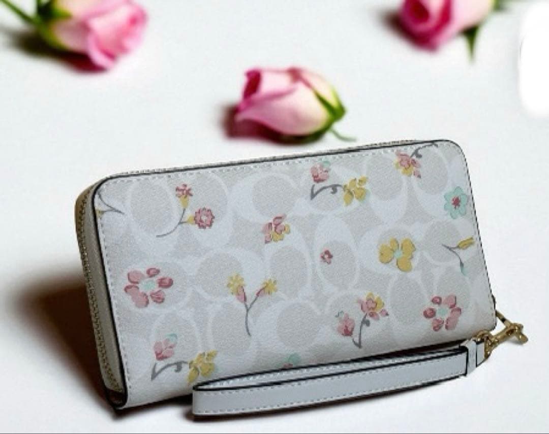 【新品】COACH 長財布花柄ホワイトマルチ