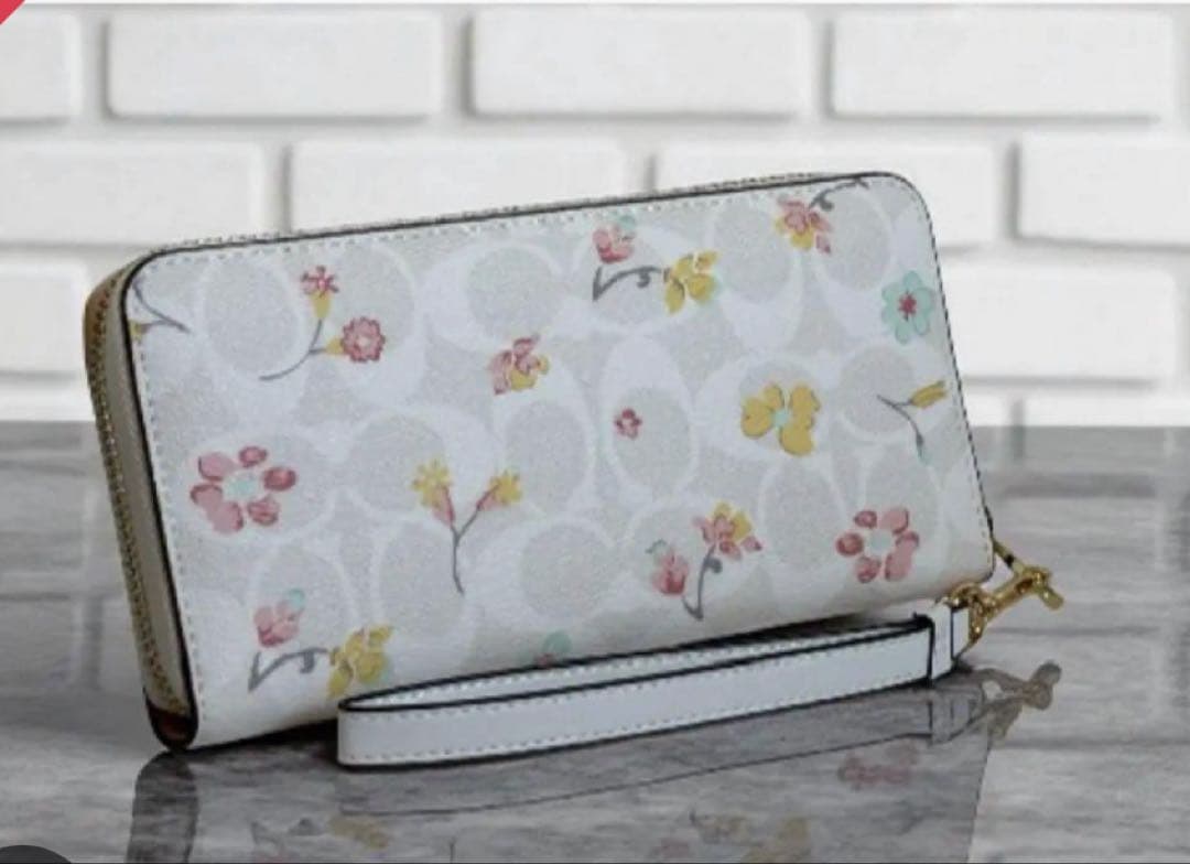 【新品】COACH 長財布花柄ホワイトマルチ