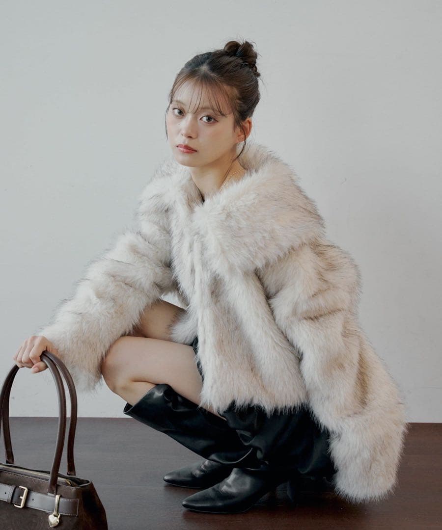 Chico ファーショートコート　フリーサイズ