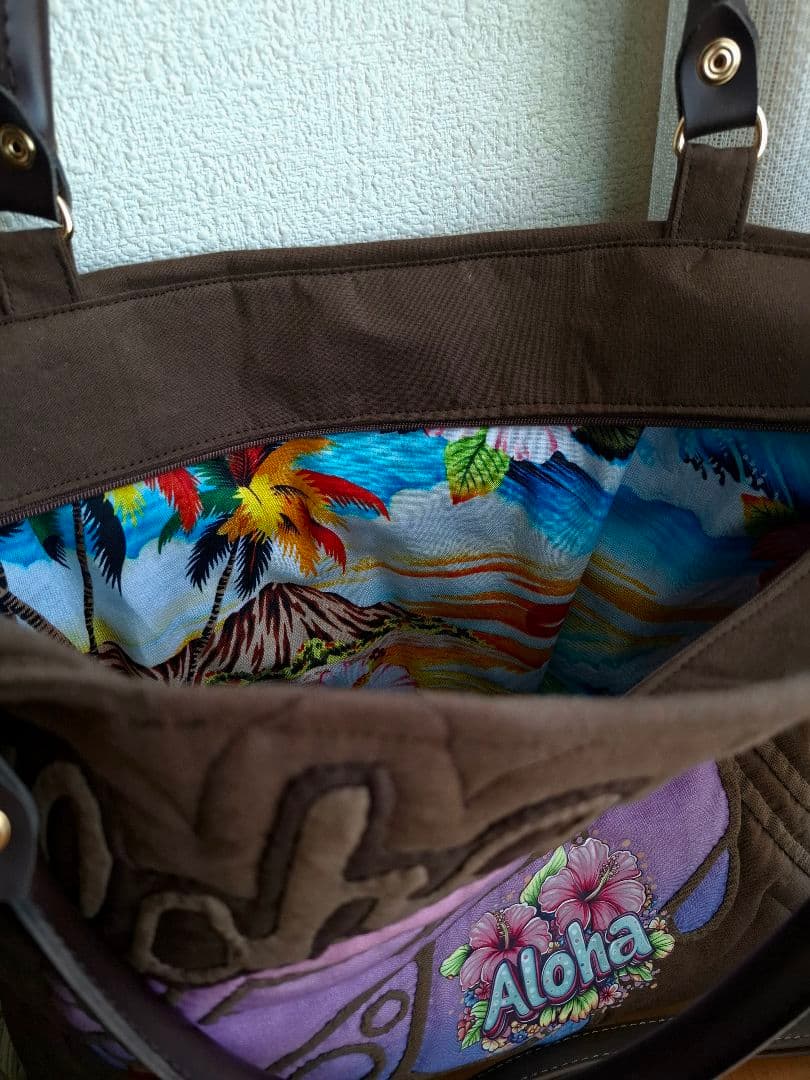 ハワイアンキルト　横長バッグ　バス　2WAY　バスの革タグチャーム付き